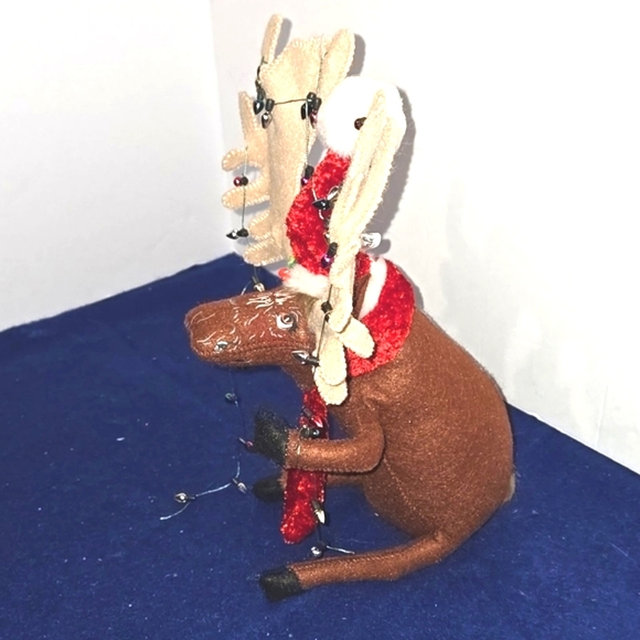 Annalee 2012' Holiday Moose 10" Tall (Like New) - Picture 2 of 8